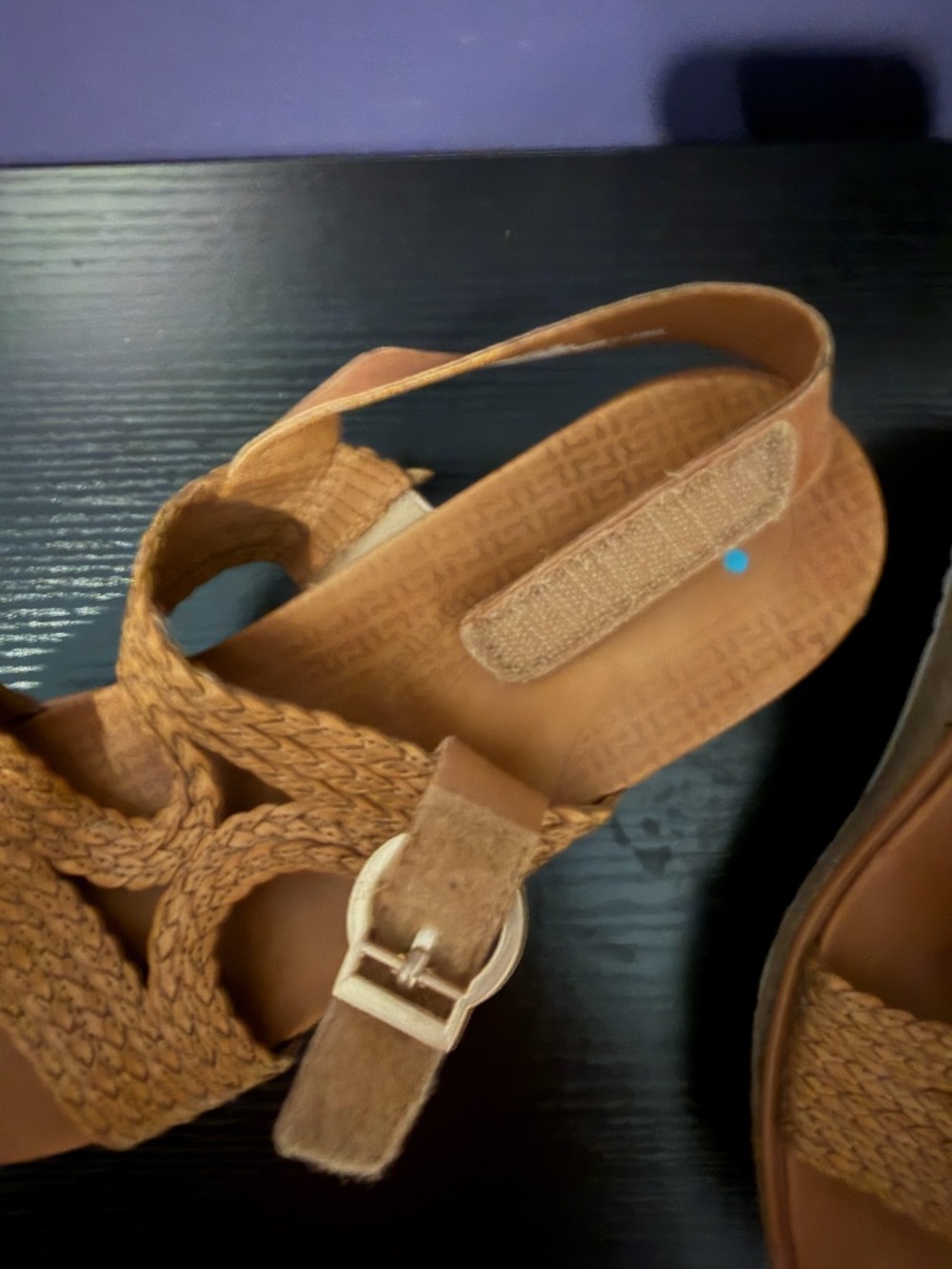 Baretraps Elsa Posture Plus  Tan Wedge Sandals - Women's Summer Platform size 8 - Picture 3 of 5